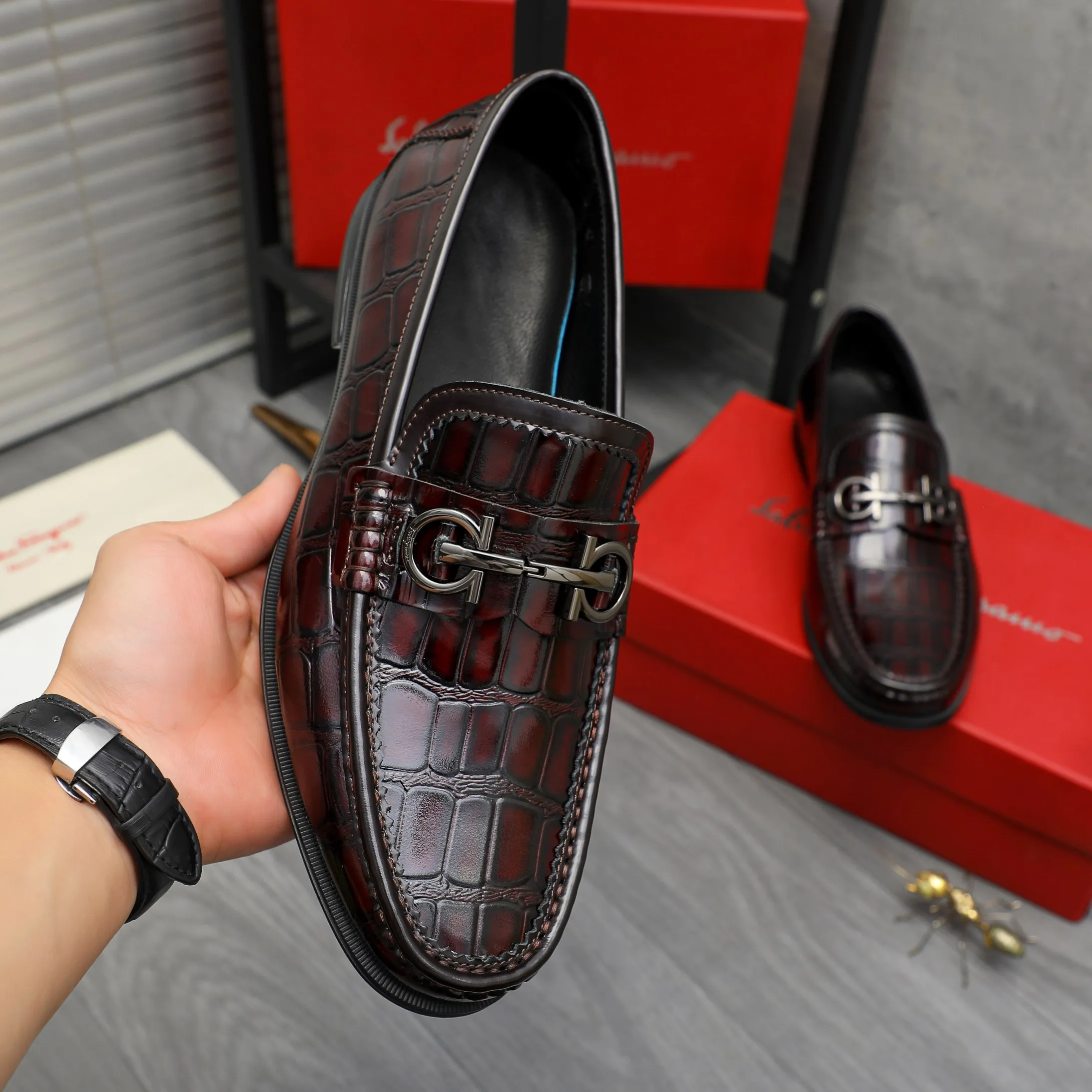 Men's shoes 💰p442 Product trademark: Ferragamo "Ferragamo" business slip-on leather shoes. Regular size: 38-46 (45.46 is custom-made and non-returnable) Product materials: Selected color-grabbed stone pattern embossed cowhide upper, cowhide lining, rubber outsole